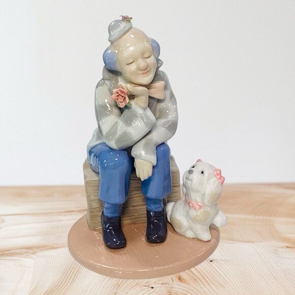 Clown Figurine Sitting With Dog Roses Pastels Paul Sebastian Design 2002 6in - Picture 1 of 7